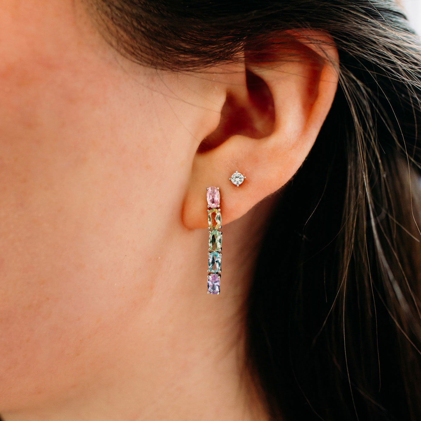 Julie Julsen Ohrstecker CRYSTAL LINE Silber rhodiniert mit 10 bunten Zirkonia