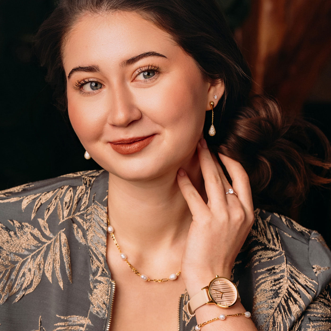 Julie Julsen Ohrstecker HANGING CRYSTAL DROP Silber vergoldet mit 190 weißen Zirkonia