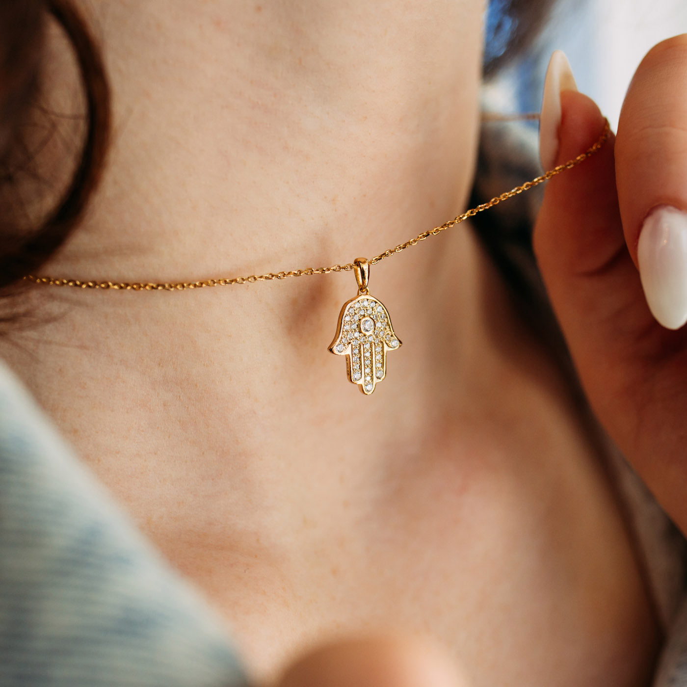 Julie Julsen Kette mit Anhänger FATIMAS HAND vergoldet mit 43 Zirkonia