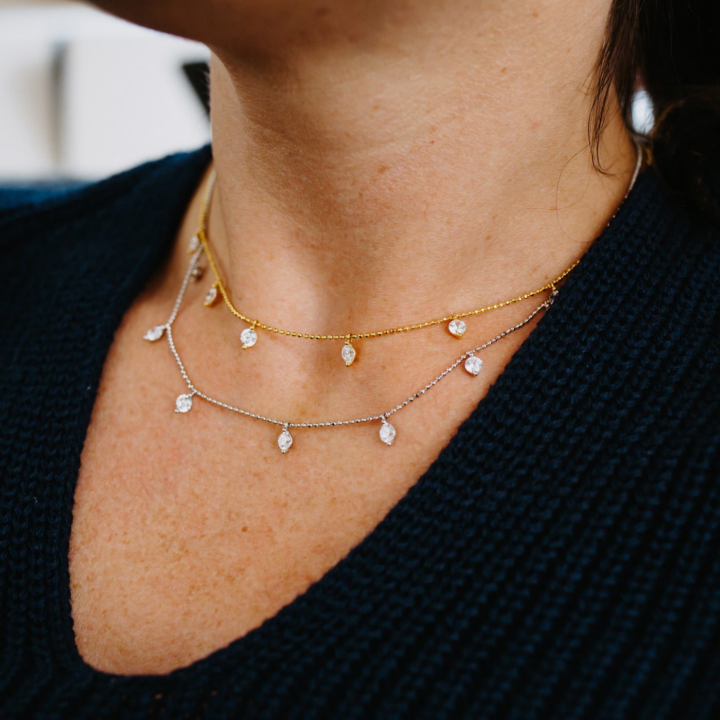 Julie Julsen Kette mit Anhänger HANGING CRYSTAL vergoldet mit 7 Zirkonia