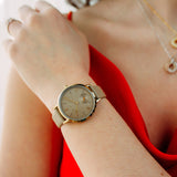 Julie Julsen Damenarmbanduhr LITTLE SECOND vergoldet mit beigem Lederband 3 atm