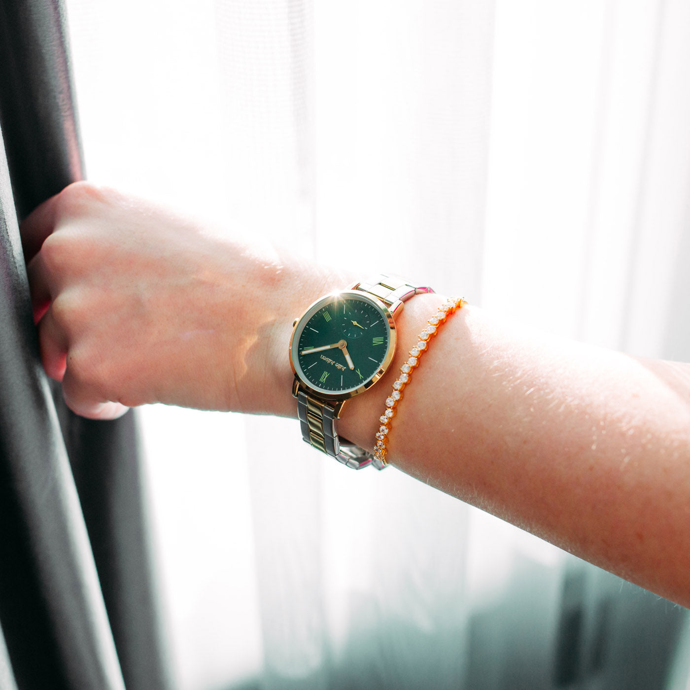 Julie Julsen Damenarmbanduhr LITTLE SECOND vergoldet mit bicolor Edelstahlband 3 atm