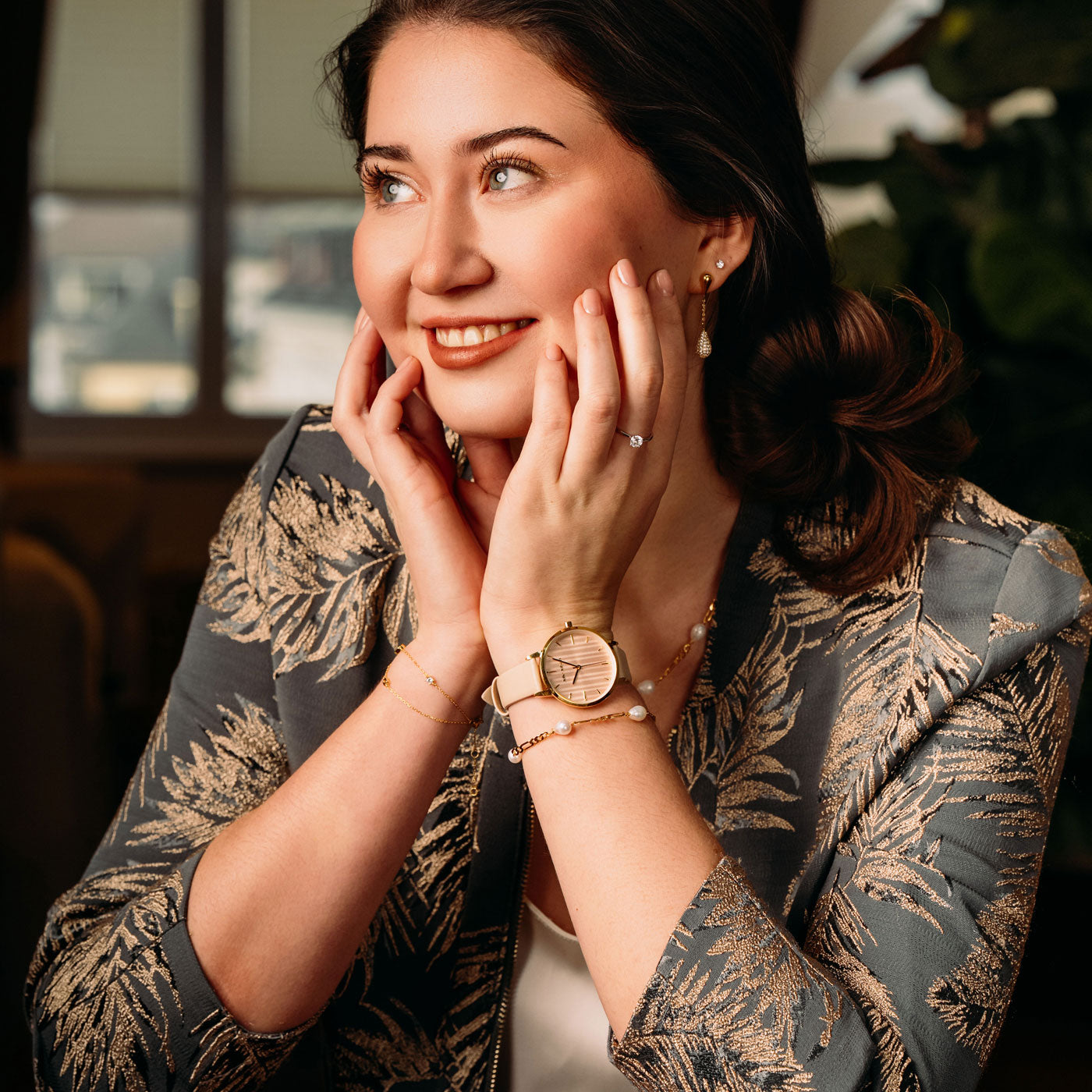 Julie Julsen Damenuhr PASTELL vergoldet mit cremerosa Lederband 3 ATM