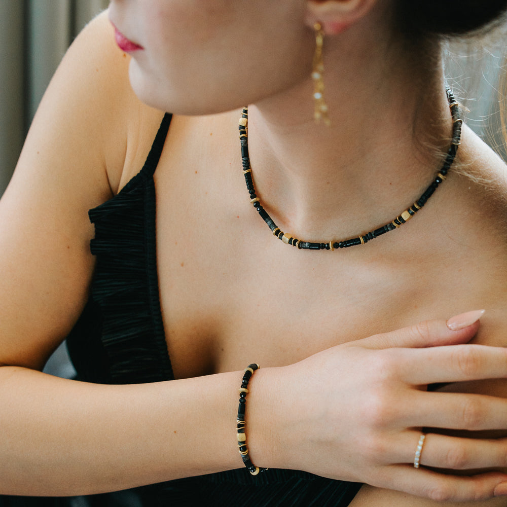 Julie Julsen Loving Stones, Kette aus schwarzen Edelsteinen -Achat,Labradorit,Achat,Spinell