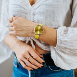 Julie Julsen Uhr, Color Lime, Lederband gelb, mit 16 Zirkonia, 30m