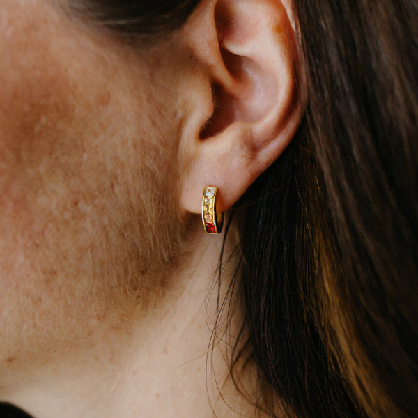 Julie Julsen Creolen CRYSTAL LINE vergoldet mit 12 bunten Natursteinen