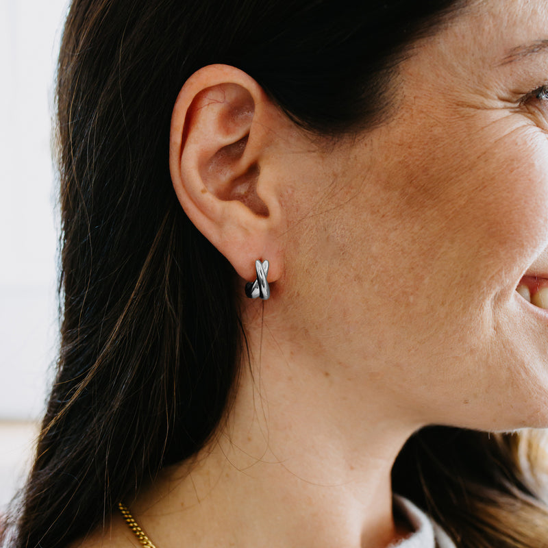 Julie Julsen Ohrstecker BENDED LINES silber