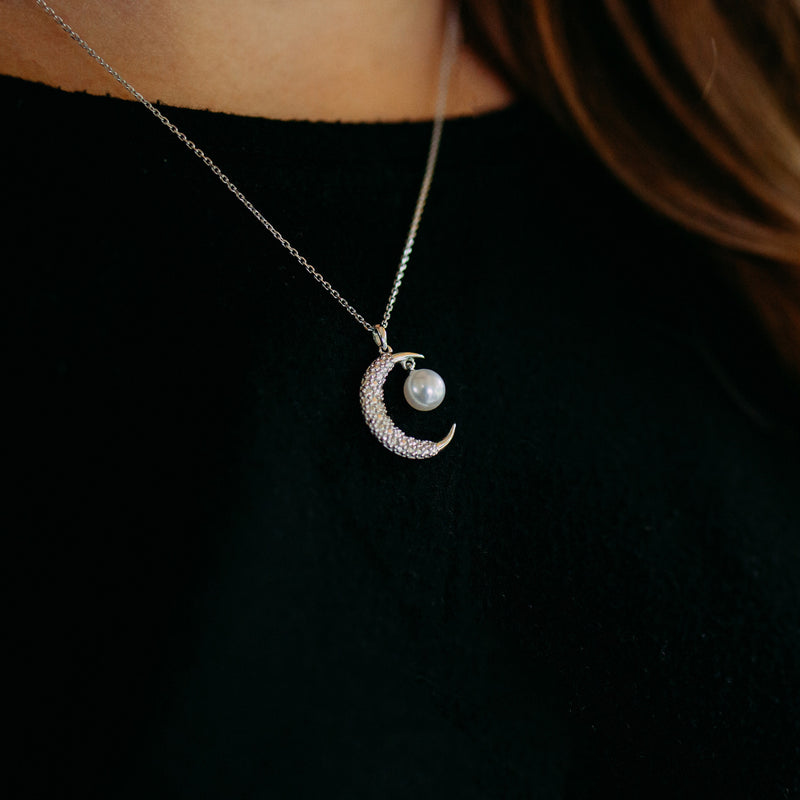 Julie Julsen Kette mit Anhänger MOND silber mit 1 Perle