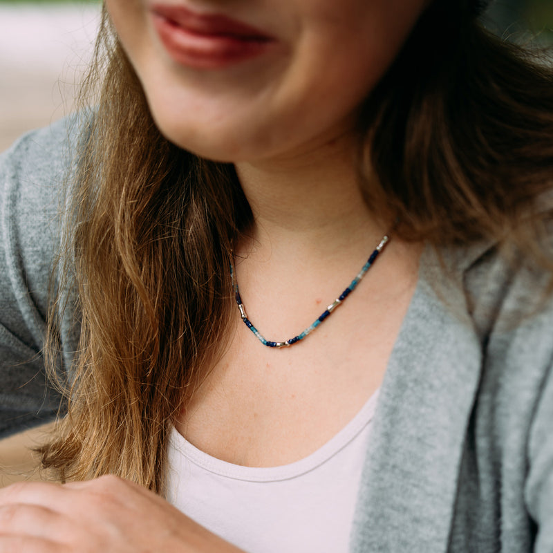 Julie Julsen Loving Stones Kette aus 144 blauen Edelsteinen - Mondstein, Spinell