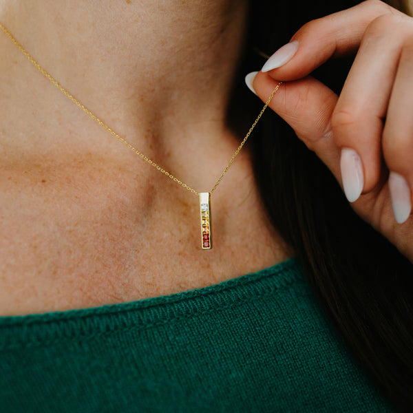 Julie Julsen Kette mit Anhänger CRYSTAL LINE vergoldet mit 6 bunten Steinen