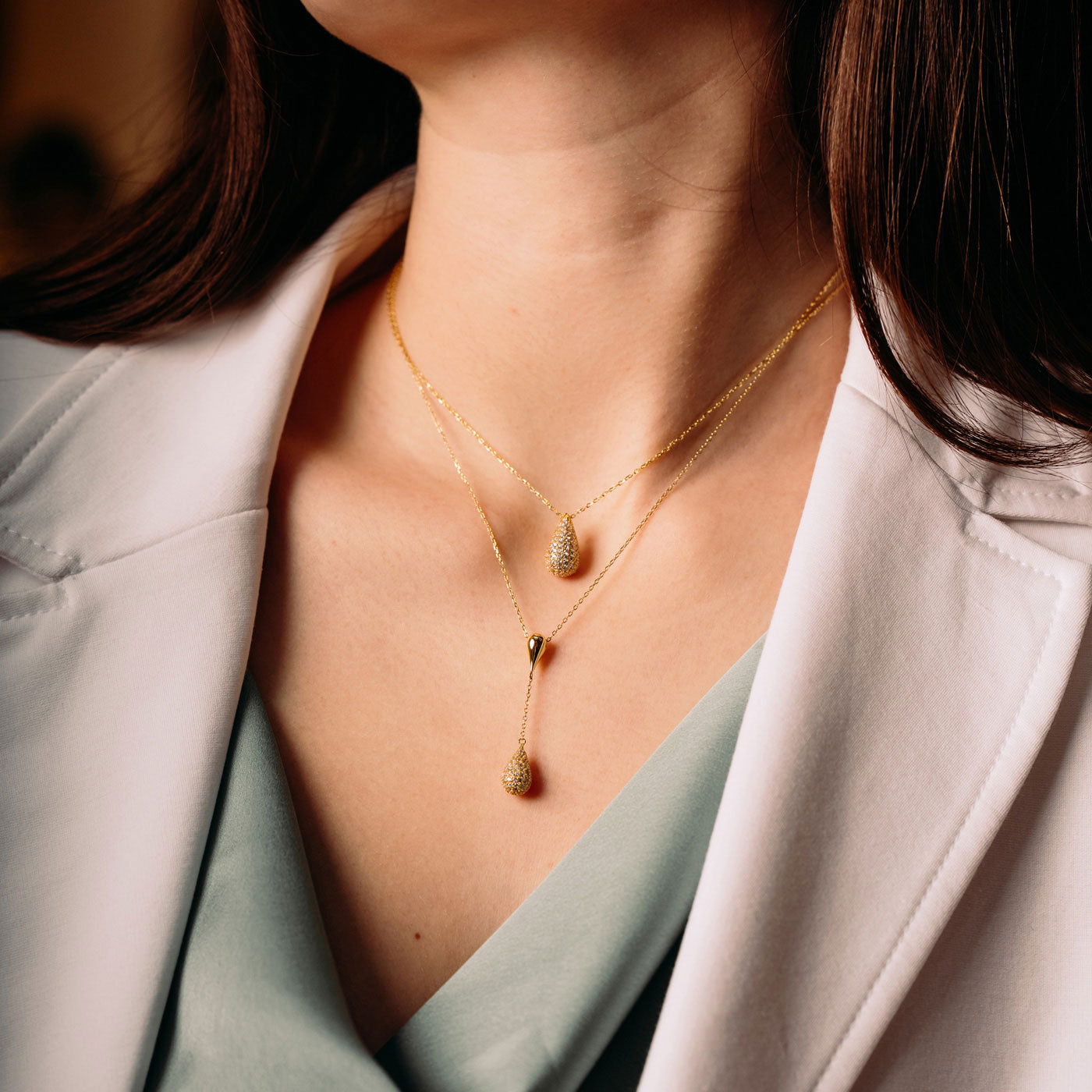 Julie Julsen Kette mit Anhänger HANGING CRYSTAL DROP Silber vergoldet mit 95 weißen Zirkonia