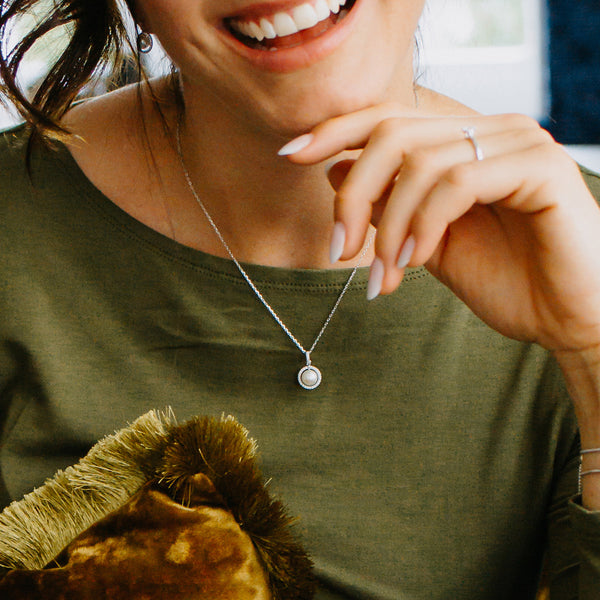 Julie Julsen Kette mit Anhänger CIRCLE PEARL silber mit 30 weiße Zirkonia