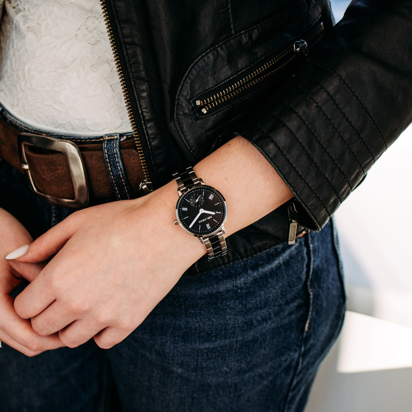 Julie Julsen Damenarmbanduhr LITTLE SECOND silber mit silber-schwarzem Edelstahlband 3 atm