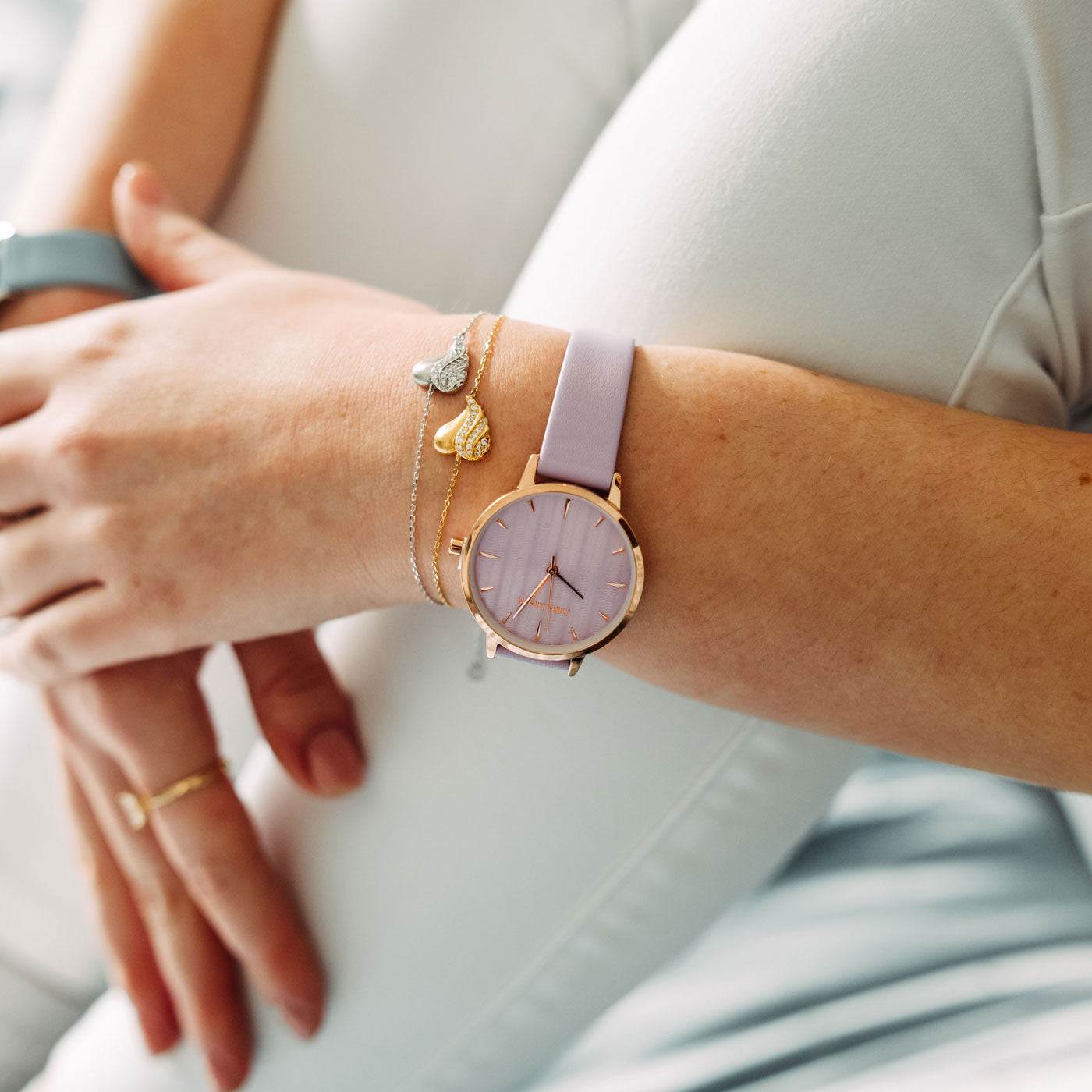 Julie Julsen Damenuhr PASTELL rosé vergoldet mit lila Lederband 3 ATM