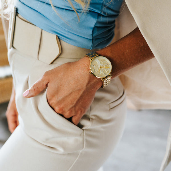 Julie Julsen Damen Armbanduhr 36mm vergoldet LEBENSBAUM mit 13 Zirkonia 3atm
